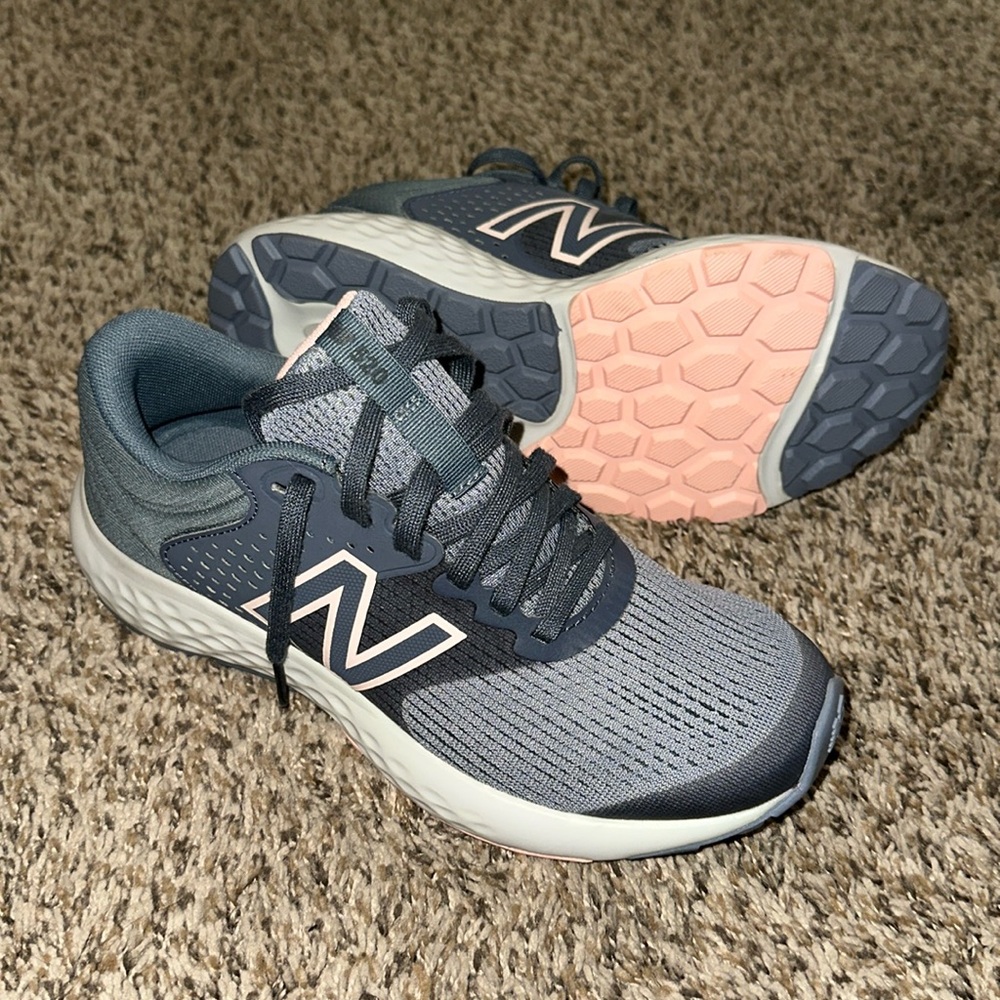 Dark grey NB comfort shoes size 6.5